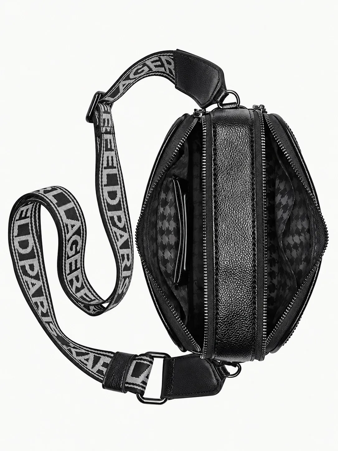 Bolso Karl Lagerfeld negro abierto visto desde arriba, con dos compartimentos con cremallera, forro estampado y la correa con el logo